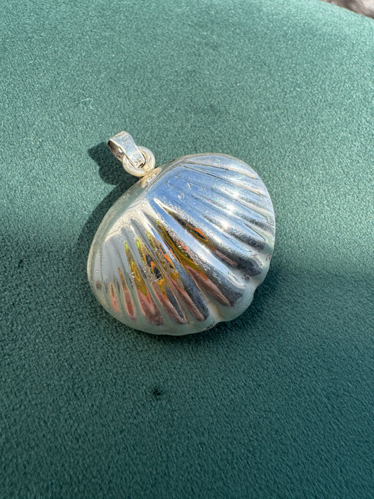 Vintage Mexican Sterling Silver Clamshell Harmony Ball Pendant With a Chime Inside A Little Piece of Mermaid Life