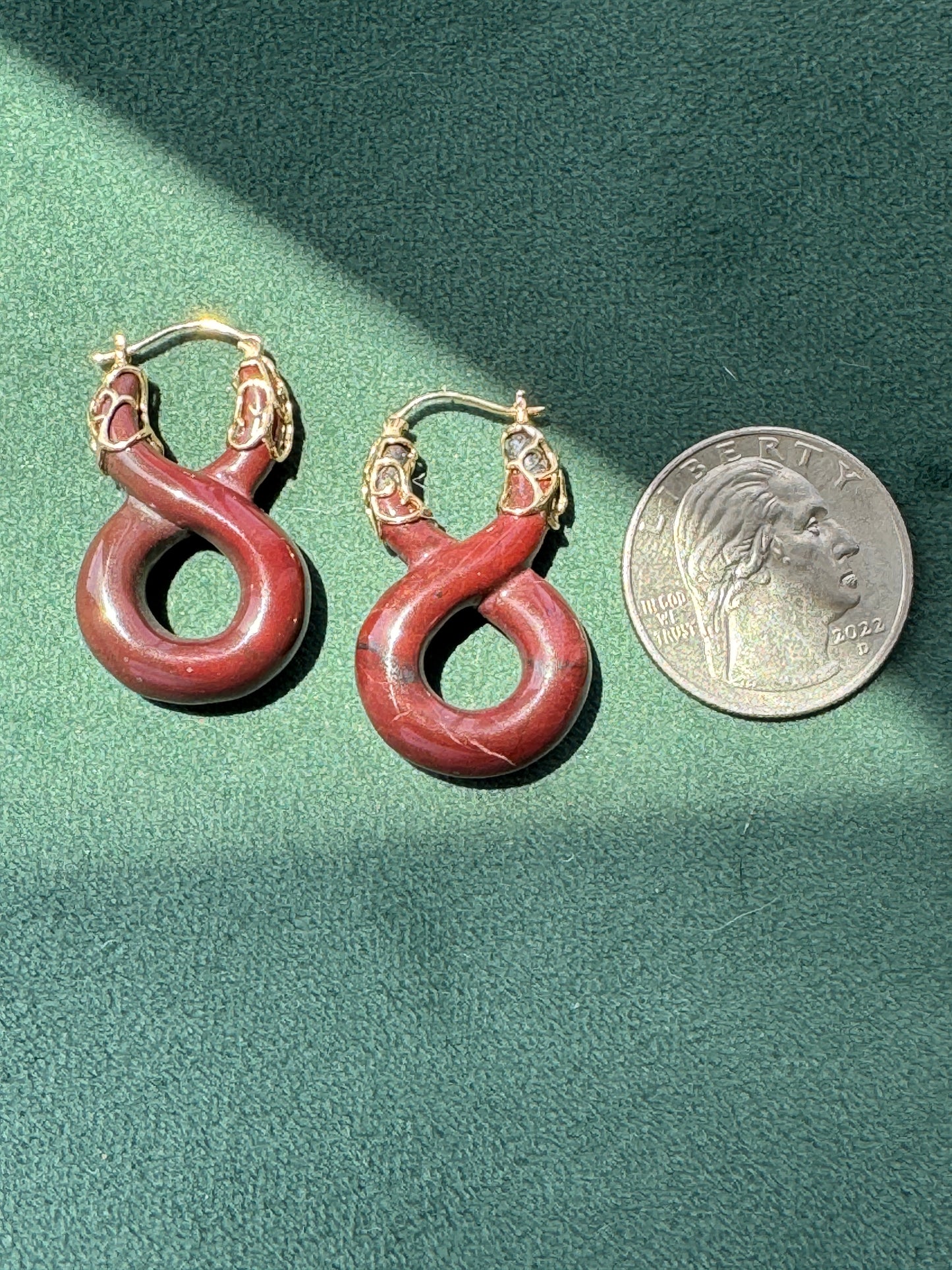 Estate 14K Gold Carved Jasper Infinity Hoop Earrings New Old Stock Never Worn