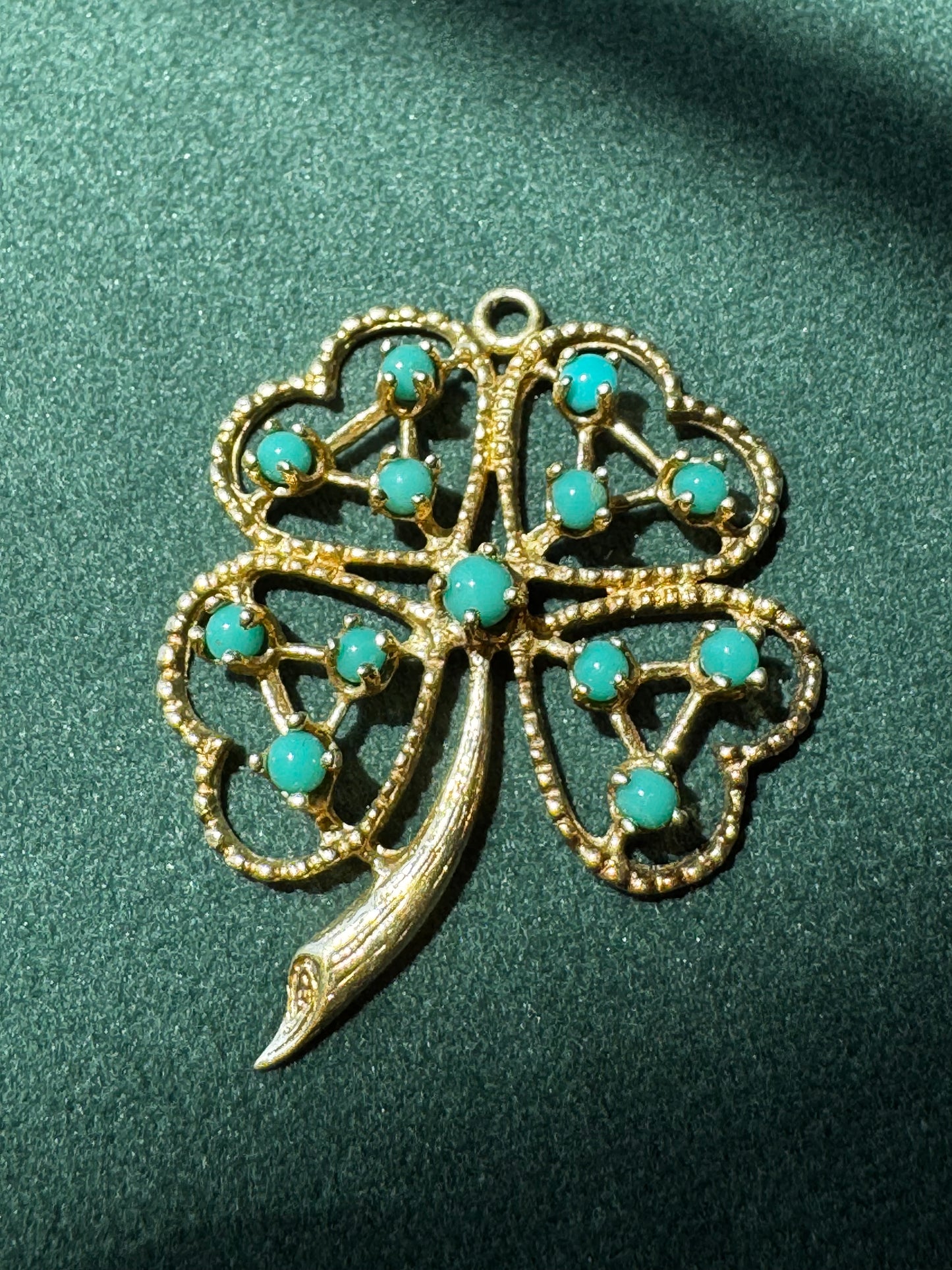 Vintage 14K Gold Turquoise Four Leaf Clover Pendant Lucky Charm Estate Jewelry Curled Stem Detail
