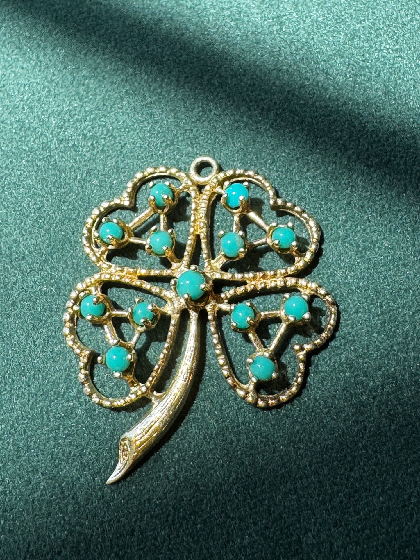 Vintage 14K Gold Turquoise Four Leaf Clover Pendant Lucky Charm Estate Jewelry Curled Stem Detail