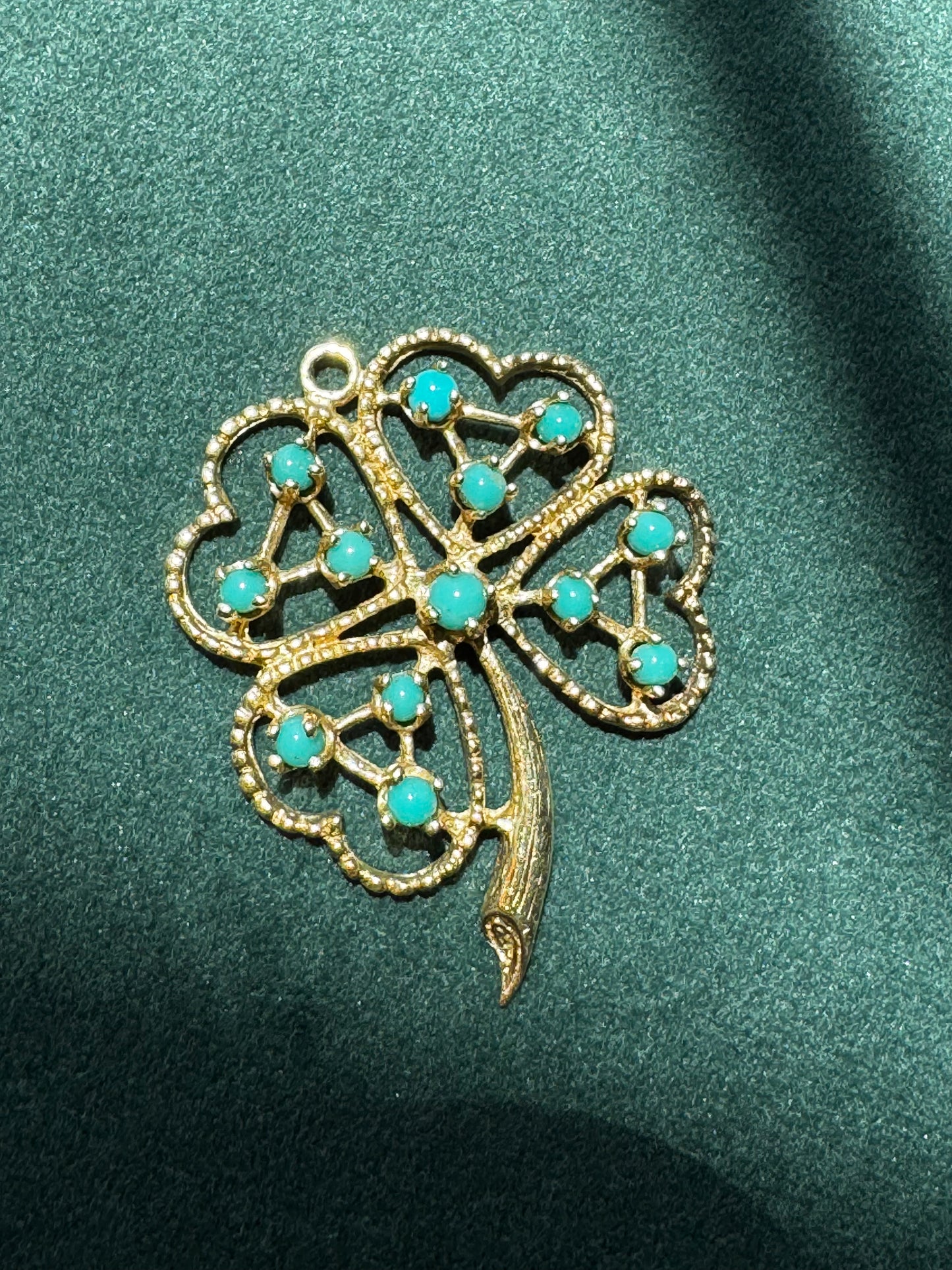 Vintage 14K Gold Turquoise Four Leaf Clover Pendant Lucky Charm Estate Jewelry Curled Stem Detail