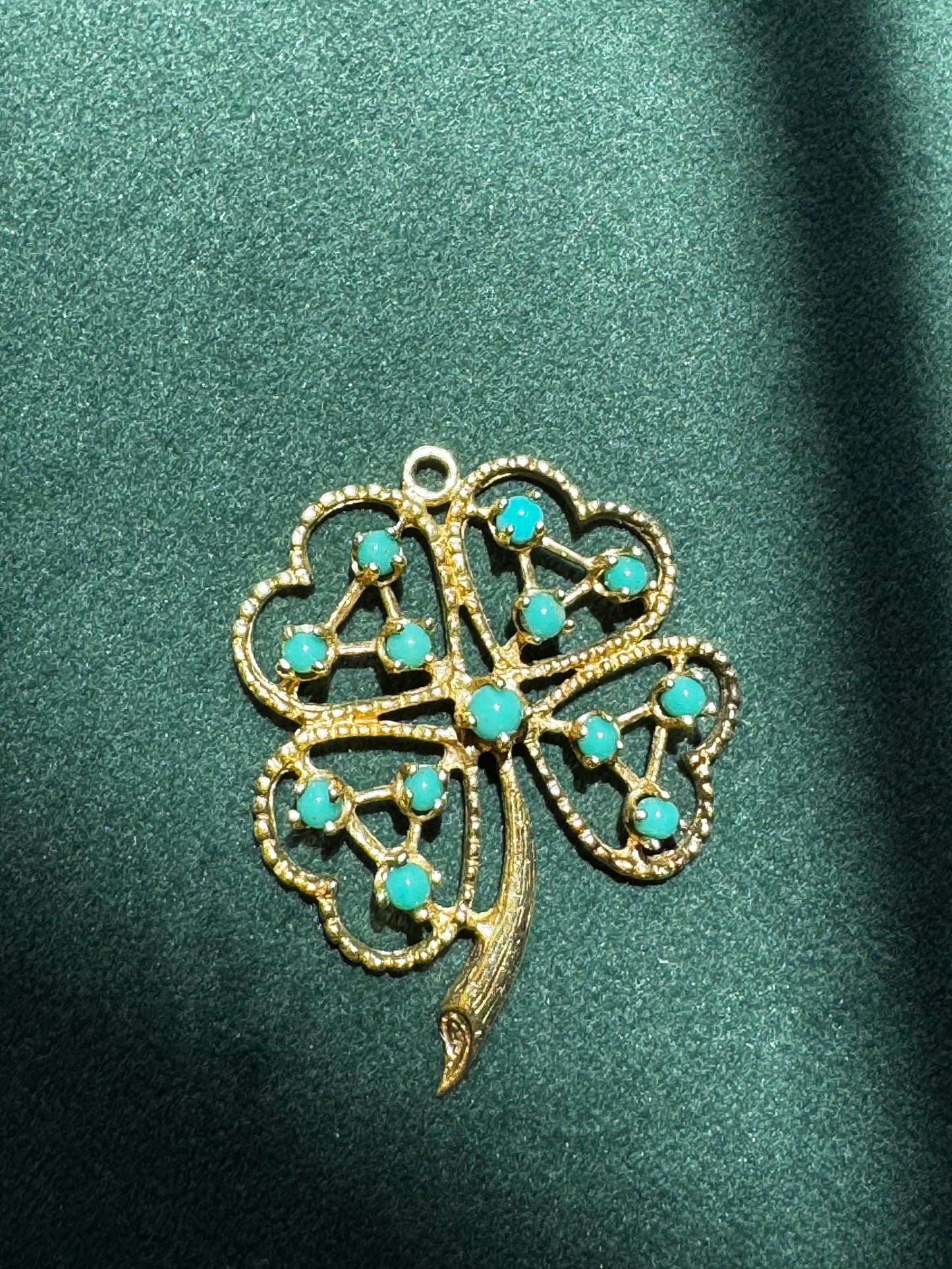 Vintage 14K Gold Turquoise Four Leaf Clover Pendant Lucky Charm Estate Jewelry Curled Stem Detail