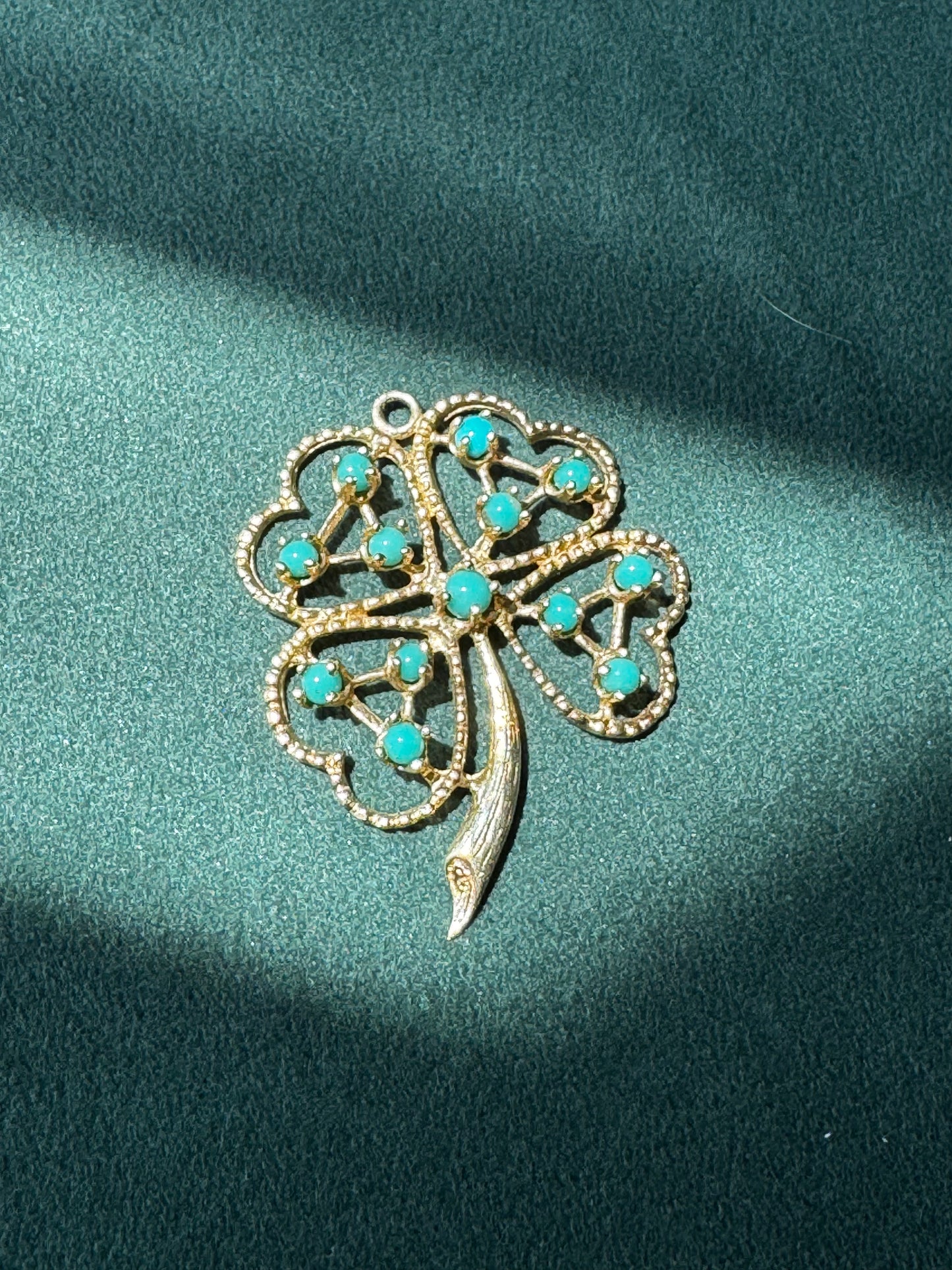 Vintage 14K Gold Turquoise Four Leaf Clover Pendant Lucky Charm Estate Jewelry Curled Stem Detail