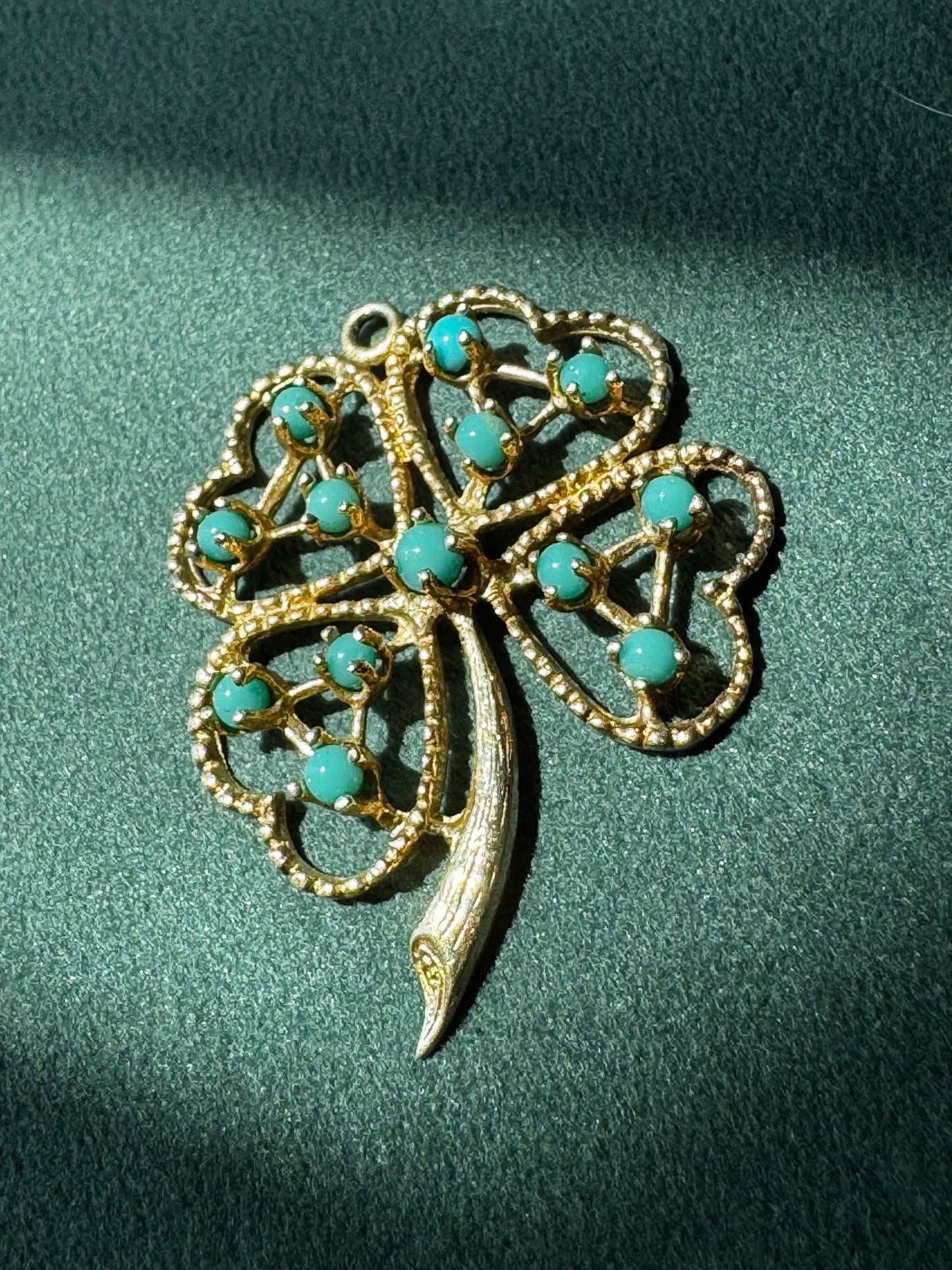 Vintage 14K Gold Turquoise Four Leaf Clover Pendant Lucky Charm Estate Jewelry Curled Stem Detail