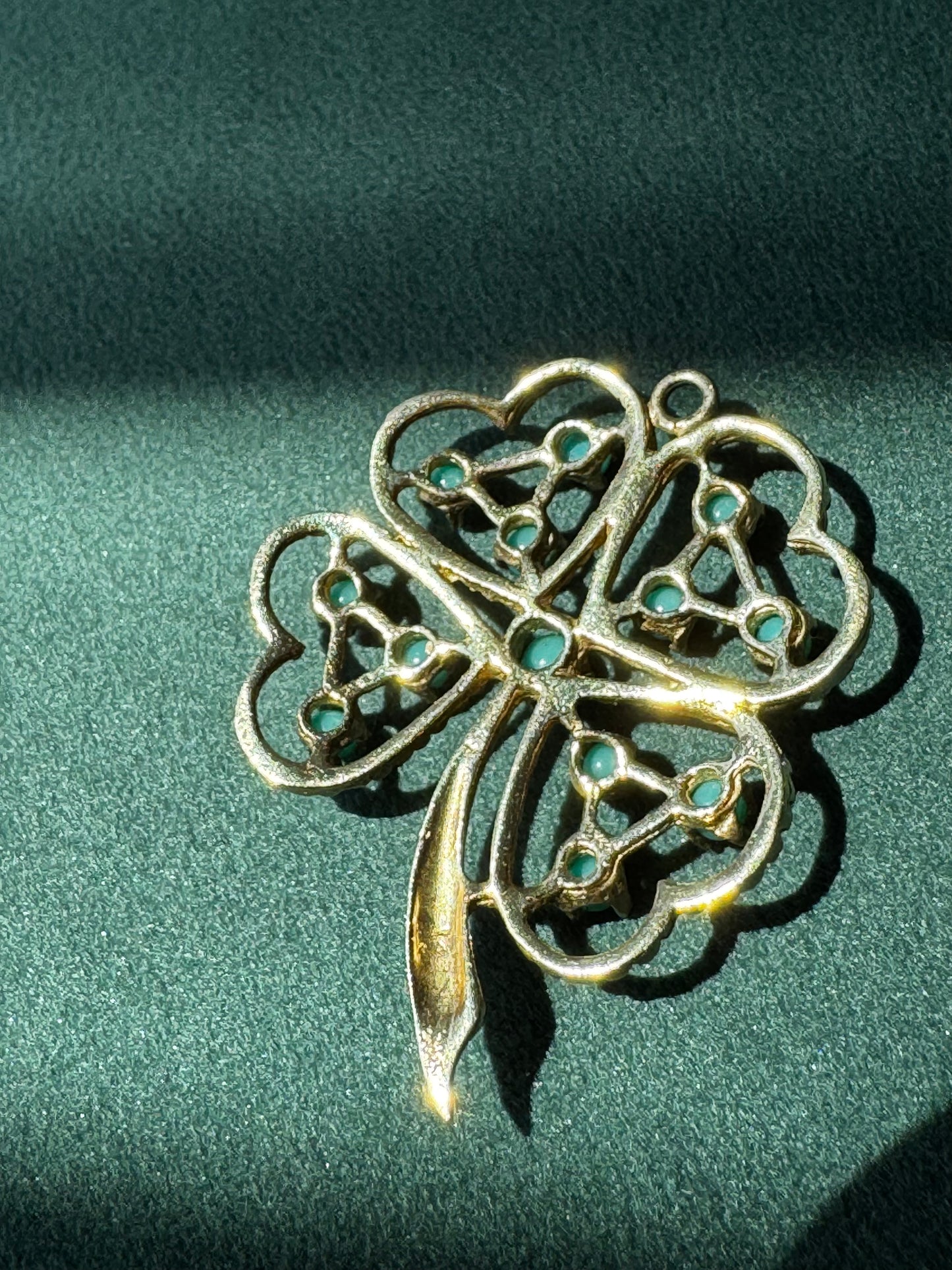 Vintage 14K Gold Turquoise Four Leaf Clover Pendant Lucky Charm Estate Jewelry Curled Stem Detail