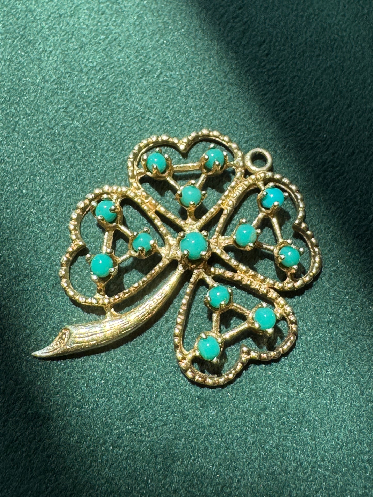 Vintage 14K Gold Turquoise Four Leaf Clover Pendant Lucky Charm Estate Jewelry Curled Stem Detail