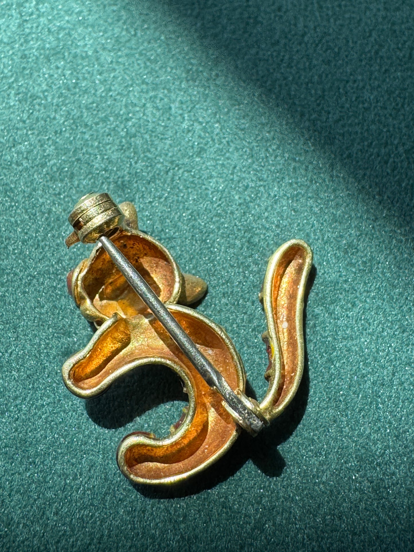 Vintage Unoaerre 18K Gold Enamel Cat Brooch Italian Designer Estate Jewelry