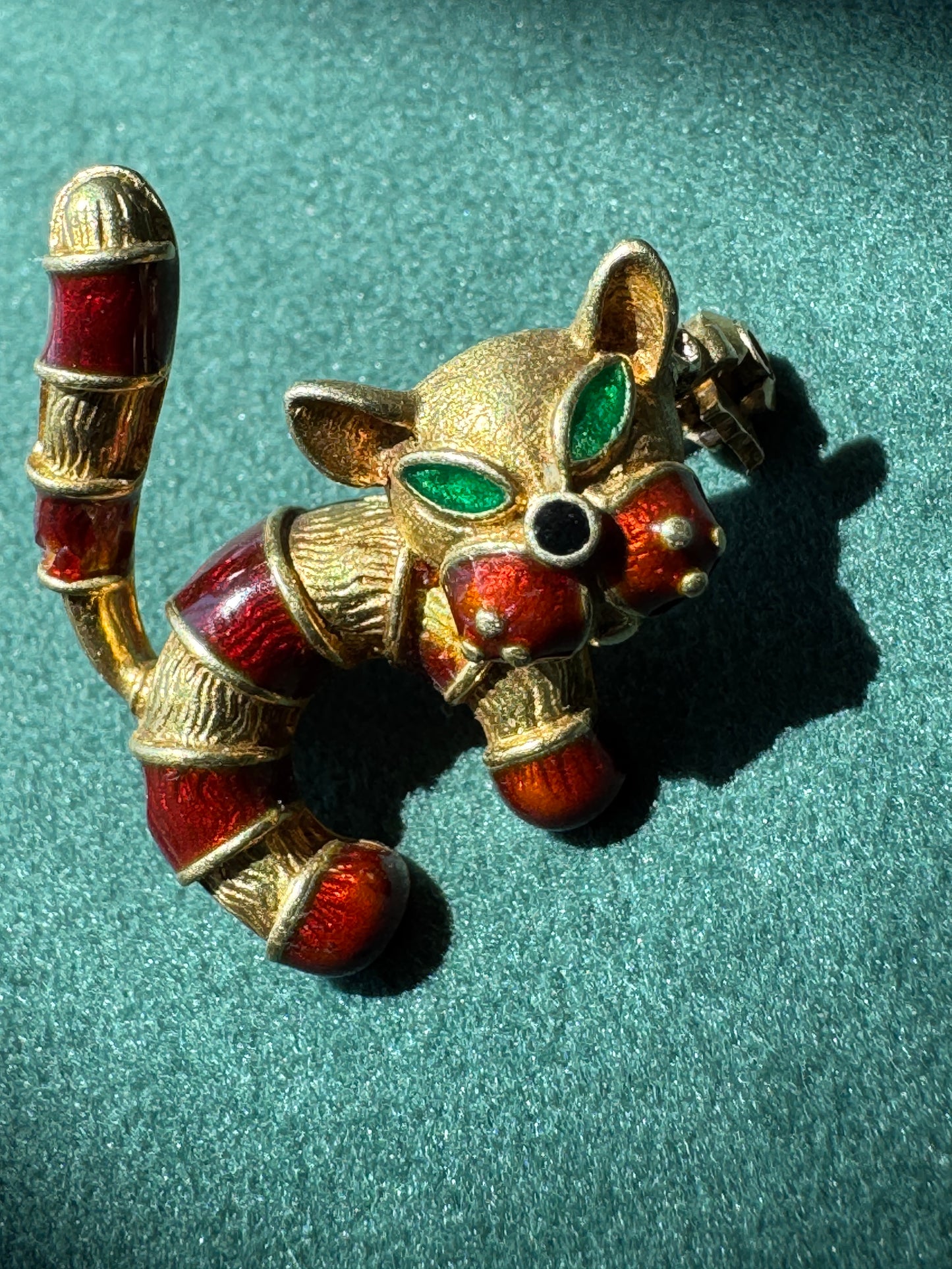 Vintage Unoaerre 18K Gold Enamel Cat Brooch Italian Designer Estate Jewelry