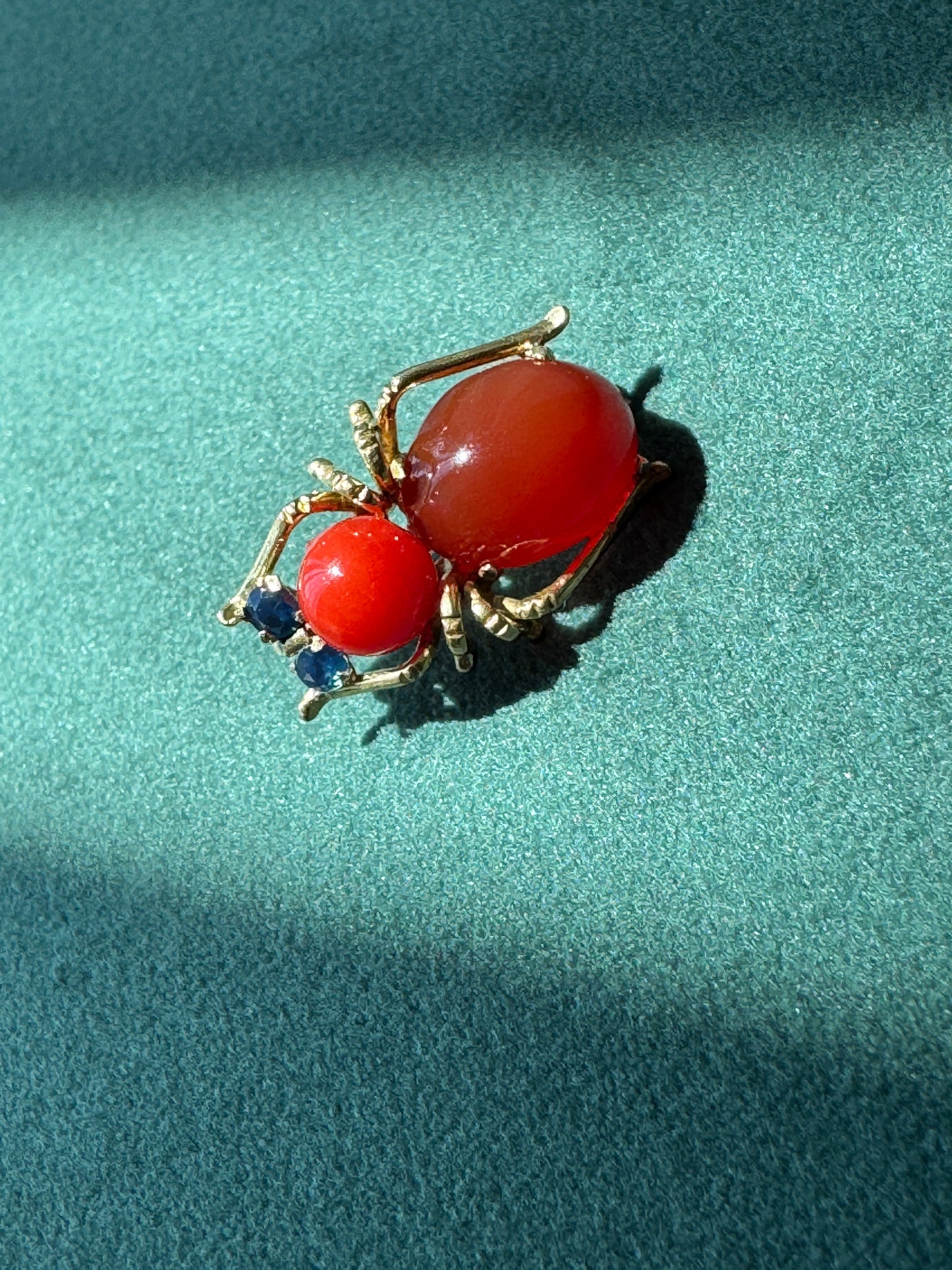 Vintage Victorian 14K Gold Figural Spider Brooch Sapphire Accents C Clasp Estate Jewelry