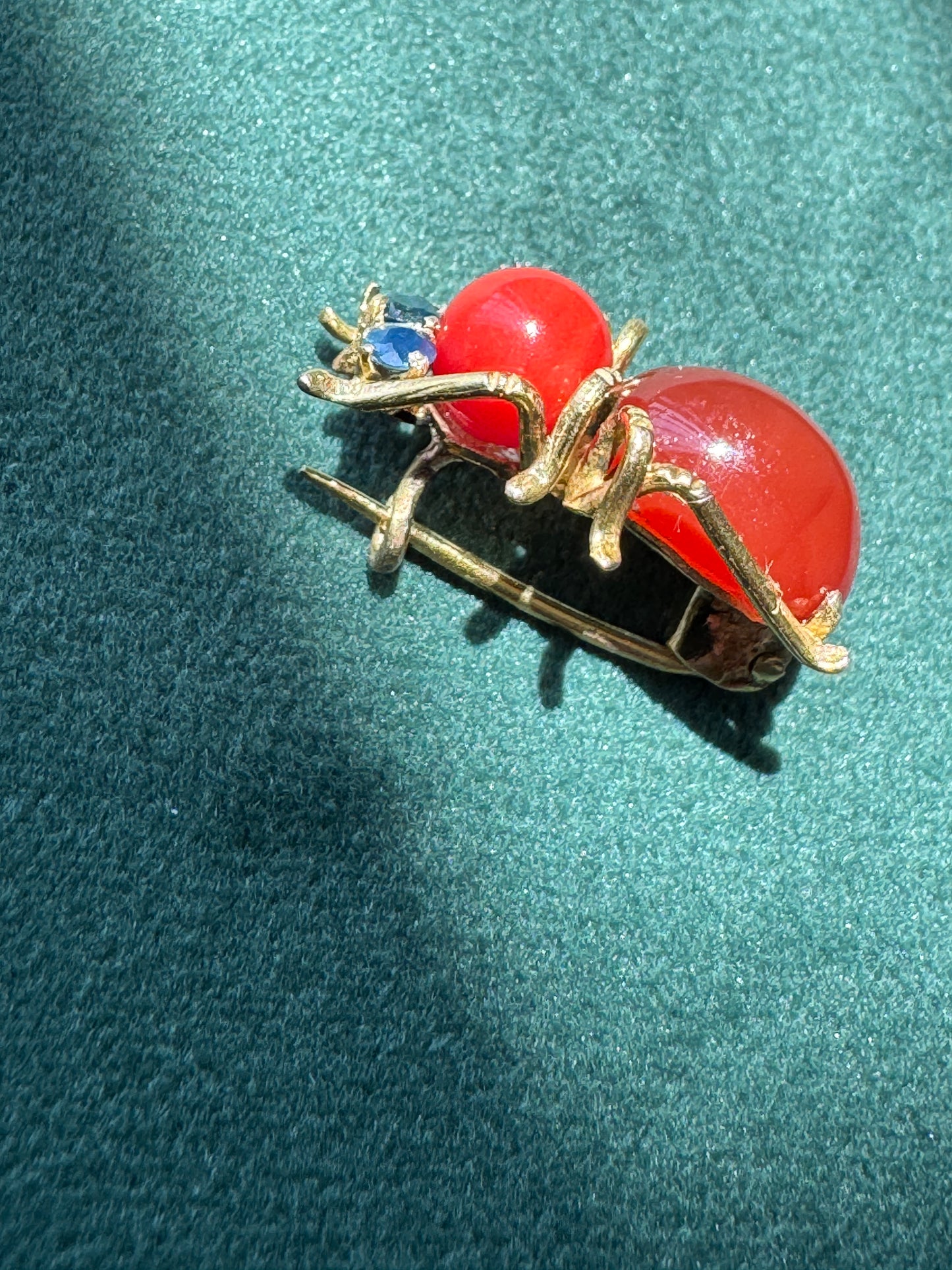 Vintage Victorian 14K Gold Figural Spider Brooch Sapphire Accents C Clasp Estate Jewelry
