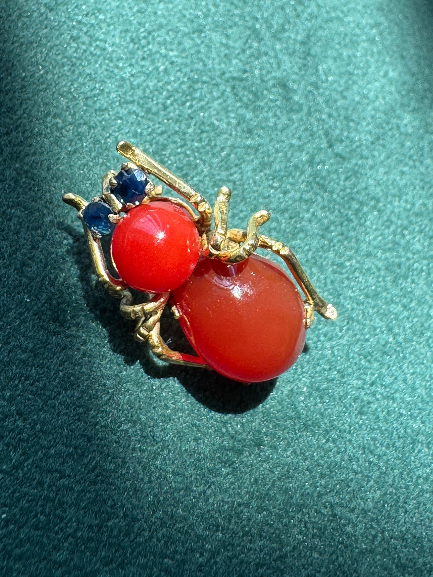 Vintage Victorian 14K Gold Figural Spider Brooch Sapphire Accents C Clasp Estate Jewelry