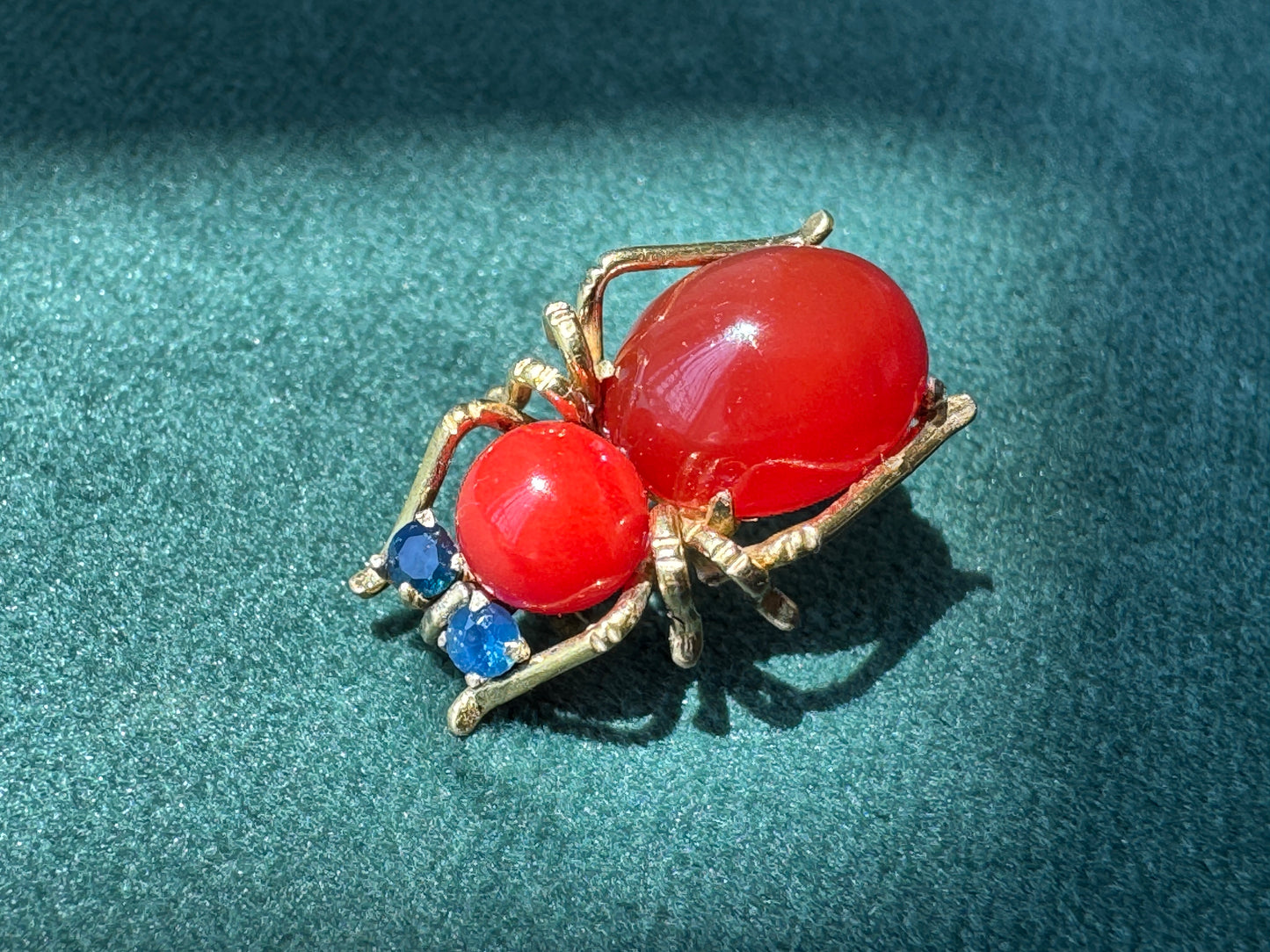 Vintage Victorian 14K Gold Figural Spider Brooch Sapphire Accents C Clasp Estate Jewelry