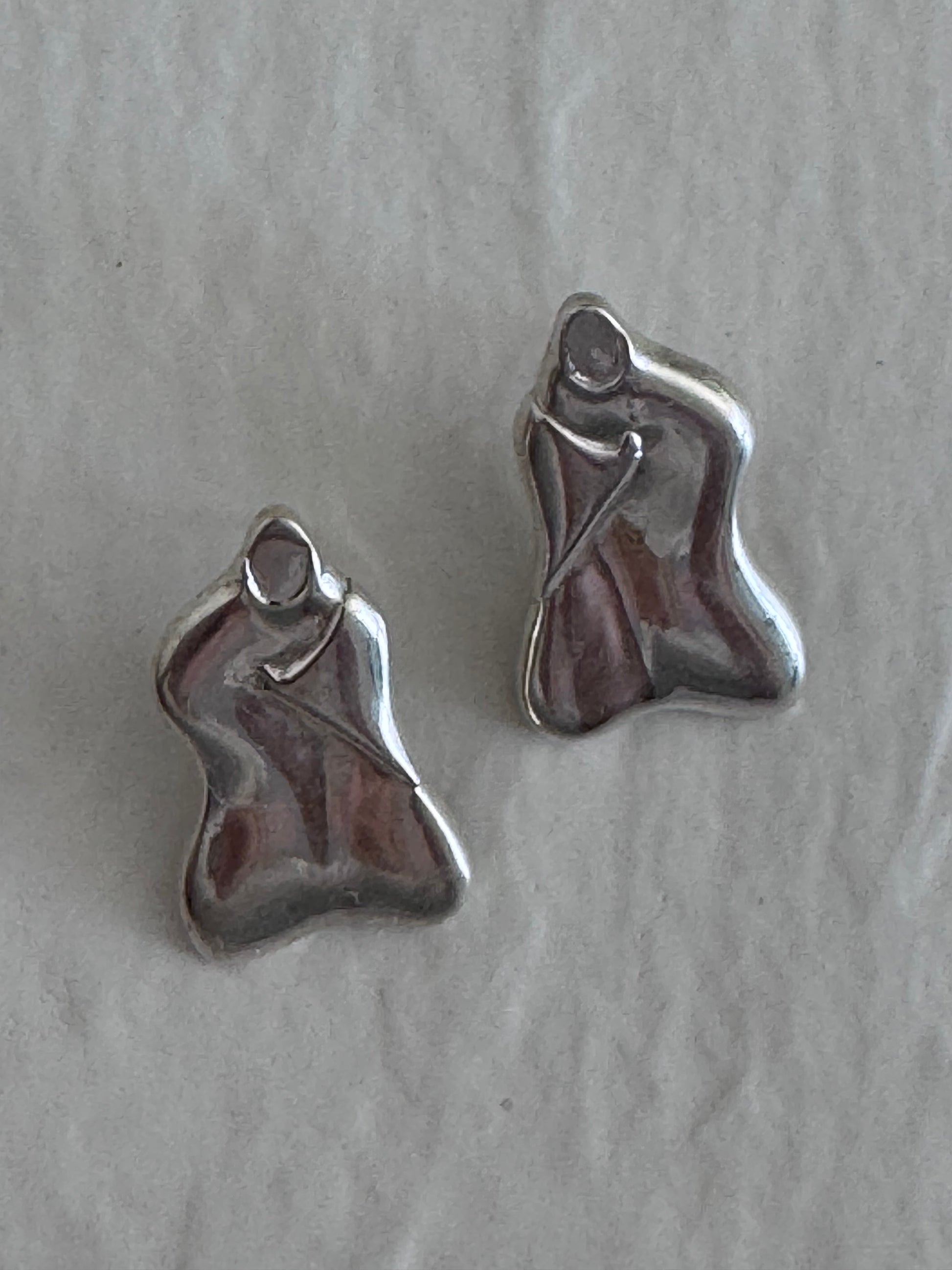 Estate vintage 1970s GETCO Inc sterling silver modernist female figure goddess drop earrings stylized design