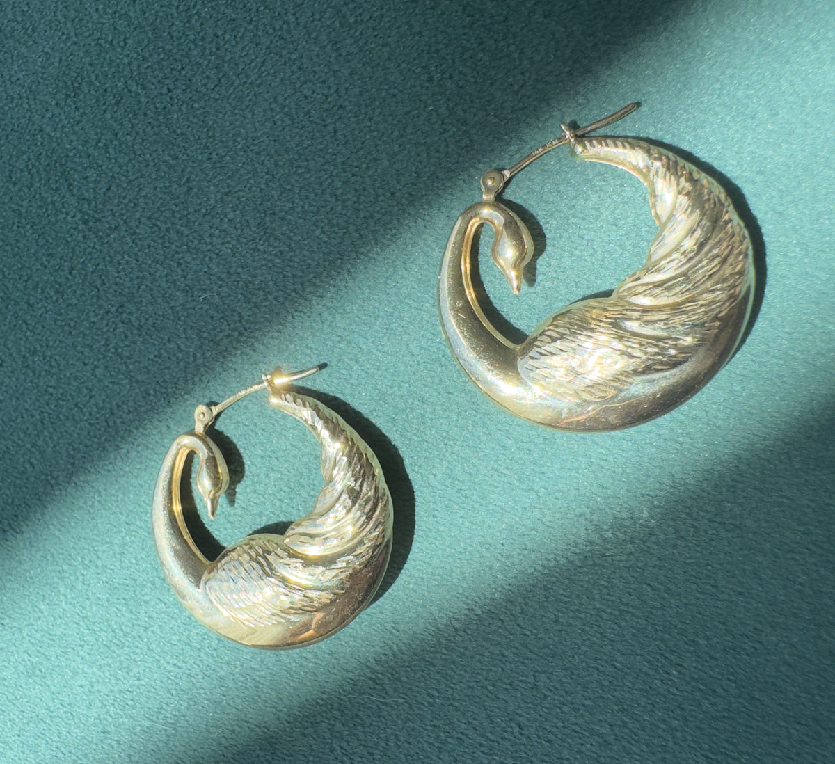 Vintage 14K Solid Gold Swan Hoop Earrings With Diamond Cut Wing Texture Estate Jewelry