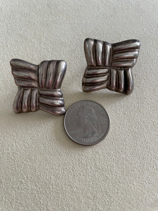 Ribbed Bow Earrings