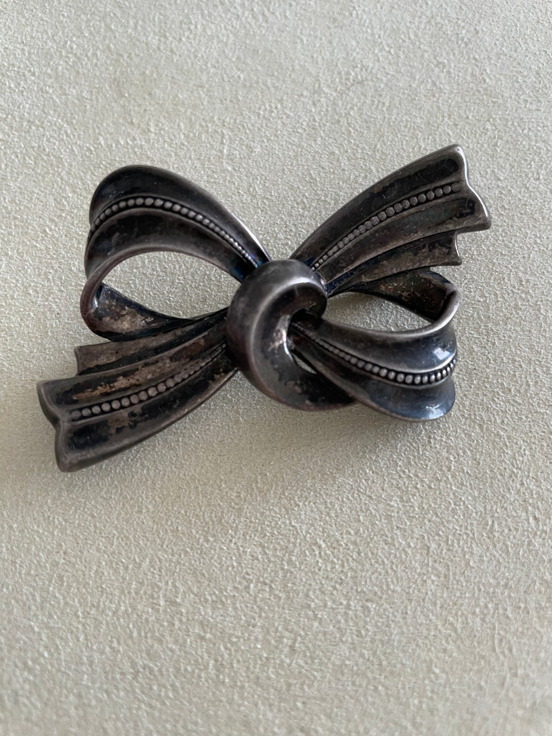 Vintage Sterling Silver Swishy Bow Pin