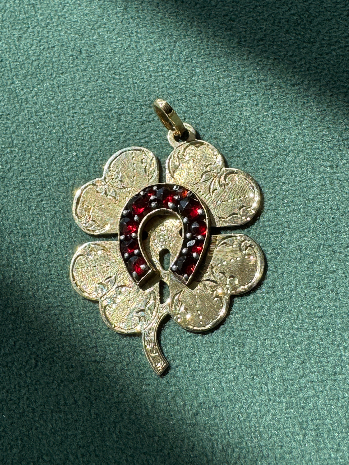 Vintage 1940s 14K Gold Garnet Four Leaf Clover Horseshoe Pendant Lucky Charm Double the Luck