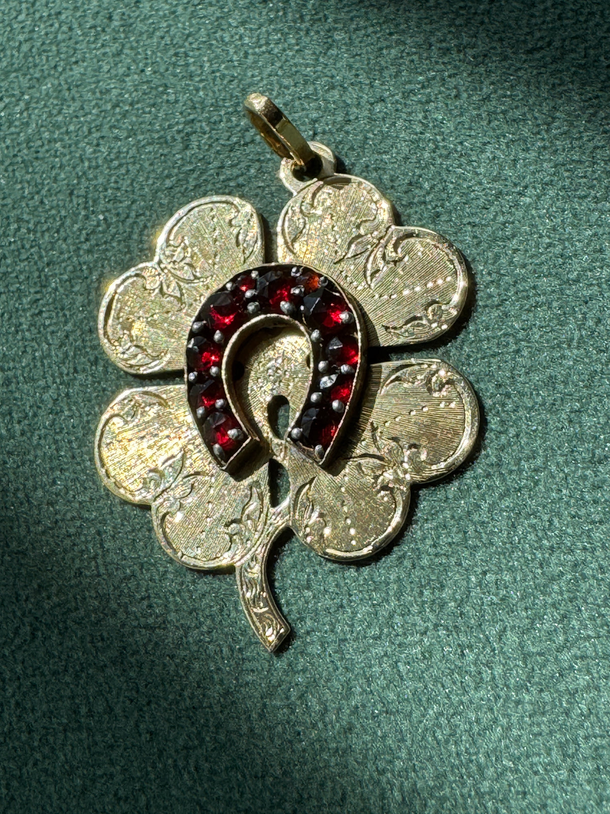 Vintage 1940s 14K Gold Garnet Four Leaf Clover Horseshoe Pendant Lucky Charm Double the Luck