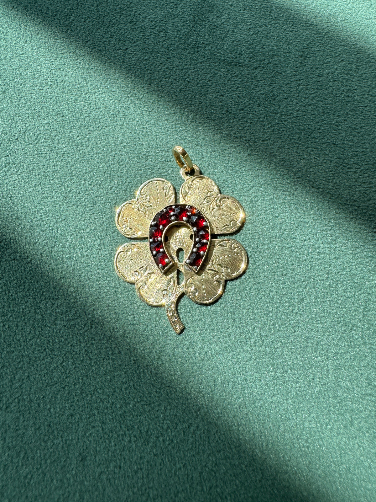 Vintage 1940s 14K Gold Garnet Four Leaf Clover Horseshoe Pendant Lucky Charm Double the Luck