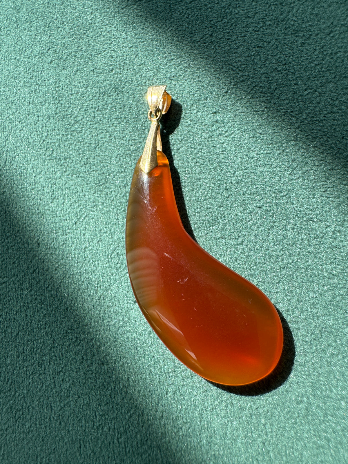 Vintage 14K Gold Banded Carnelian Agate Paisley Drop Pendant Bold Sunset Orange Statement