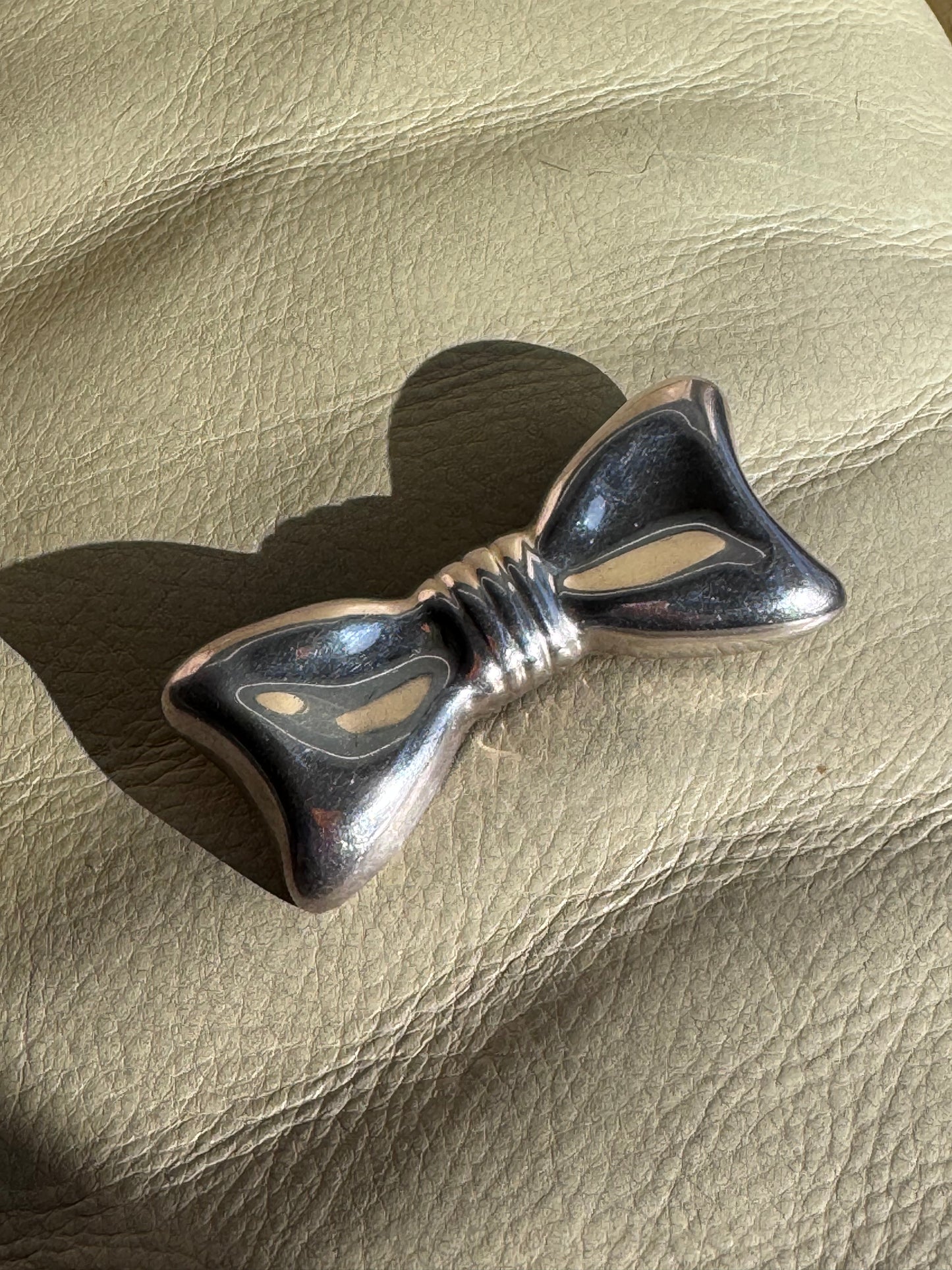 Vintage Los Ballesteros Bow, Bowtie Pendant/Brooch in Sterling Silver