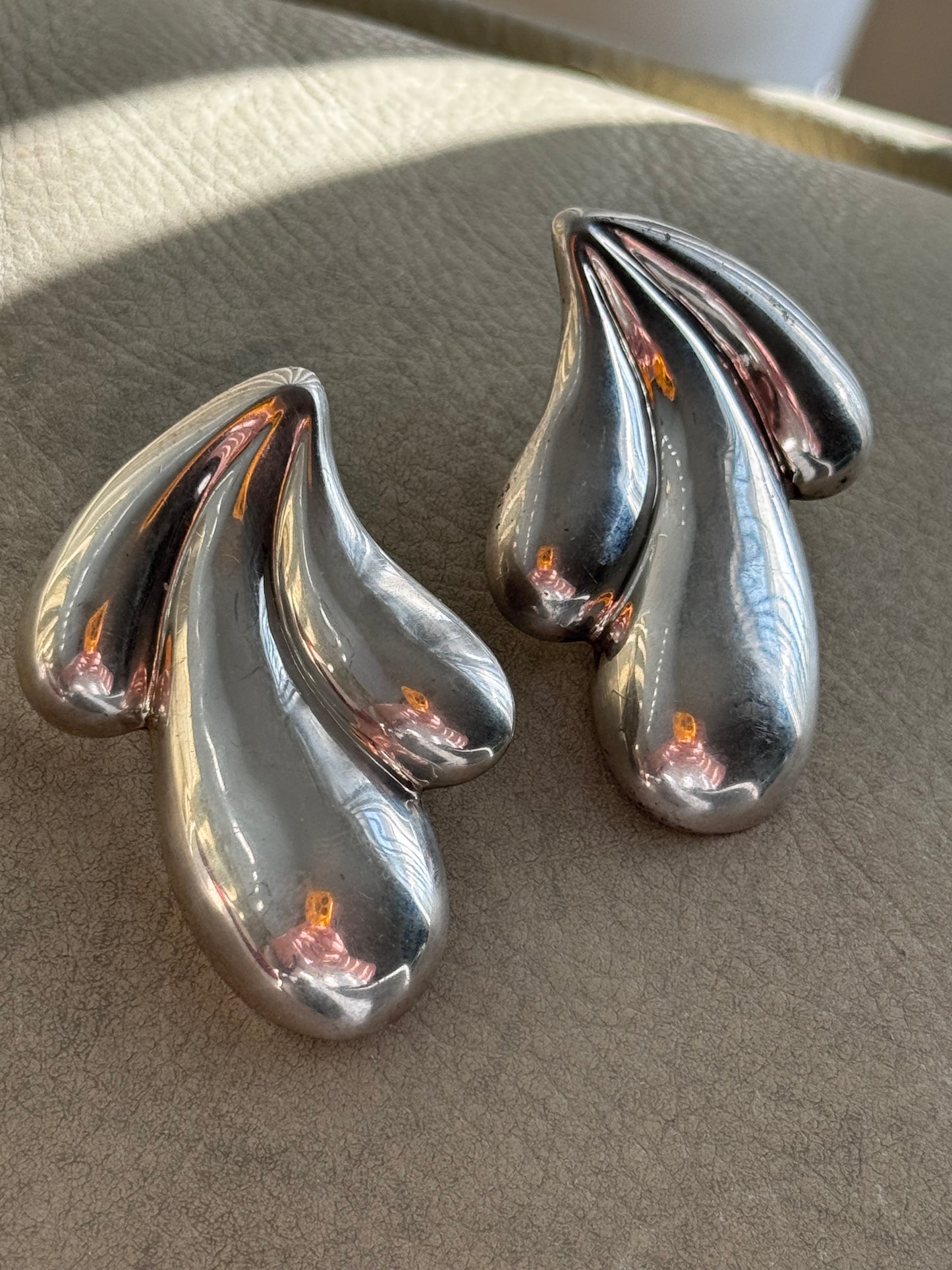 Vintage Bayanihan Mikal-Jon Sterling Silver Modernist Teardrop Earrings 14K Posts