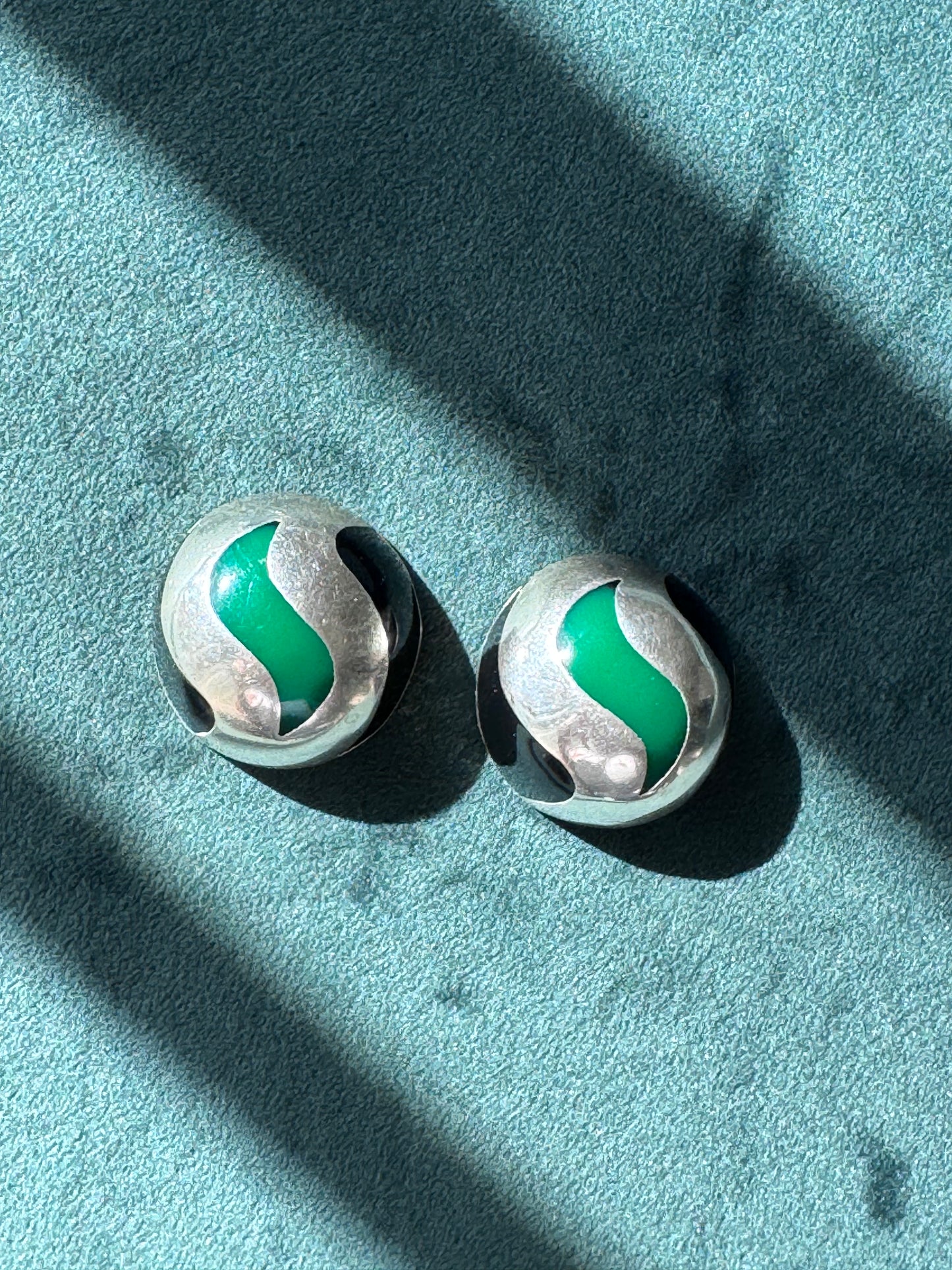 Vintage Taxco Mexico Sterling Silver Green Enamel Domed Ball Earrings Y2K Modernist GMH TC-14