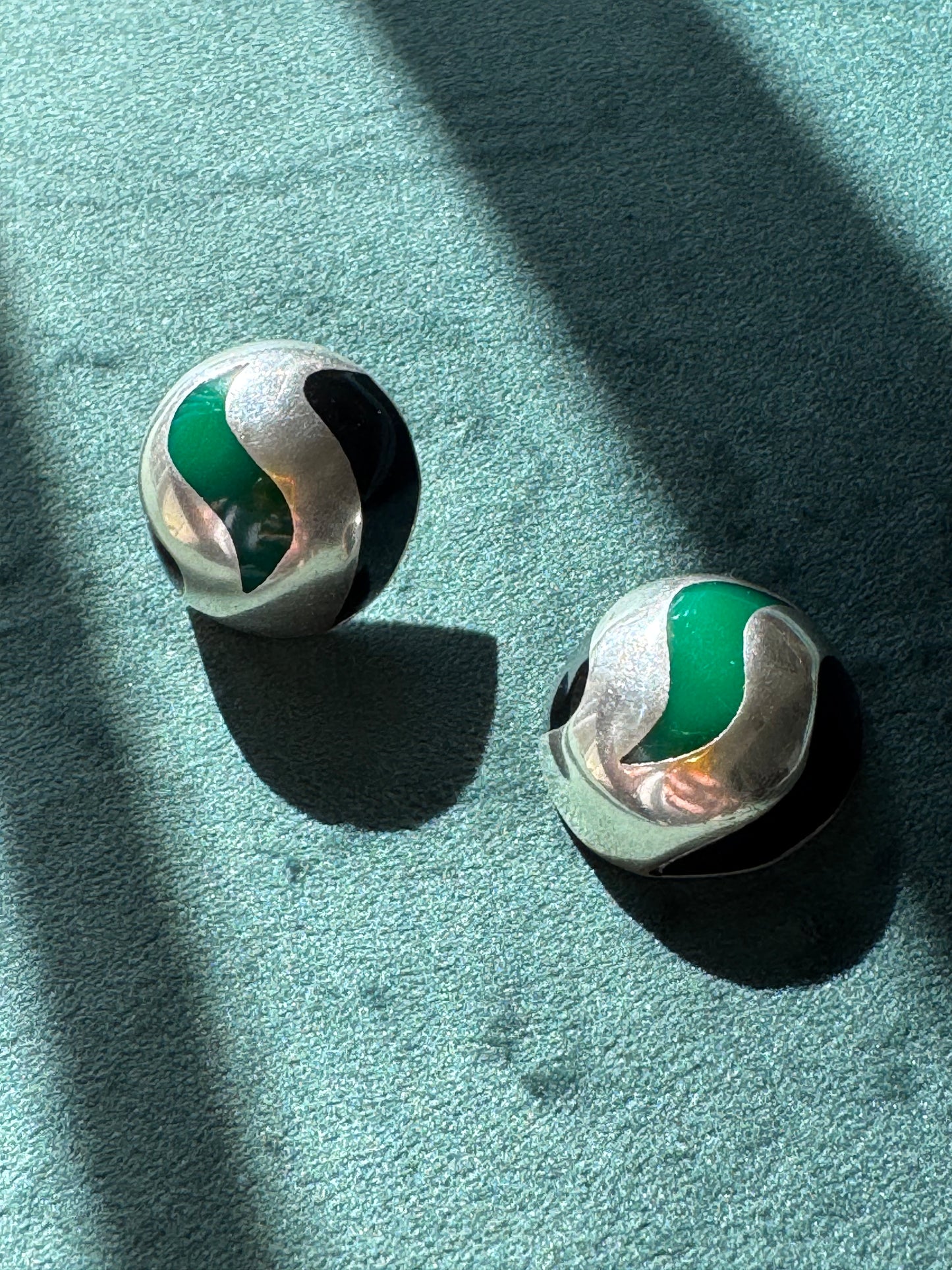 Vintage Taxco Mexico Sterling Silver Green Enamel Domed Ball Earrings Y2K Modernist GMH TC-14