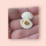 Vintage 14k Gold Carved Seashell Earrings