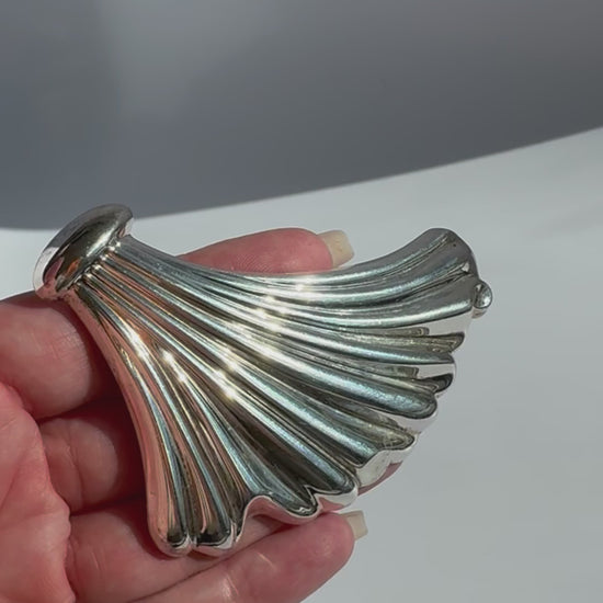 Estate vintage Jondell sterling silver large ribbed shell brooch pendant with fan-like sculptural modernist design from Spain/Mexico period