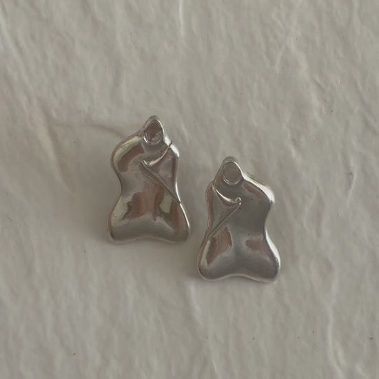 Estate vintage 1970s GETCO Inc sterling silver modernist female figure goddess drop earrings stylized design
