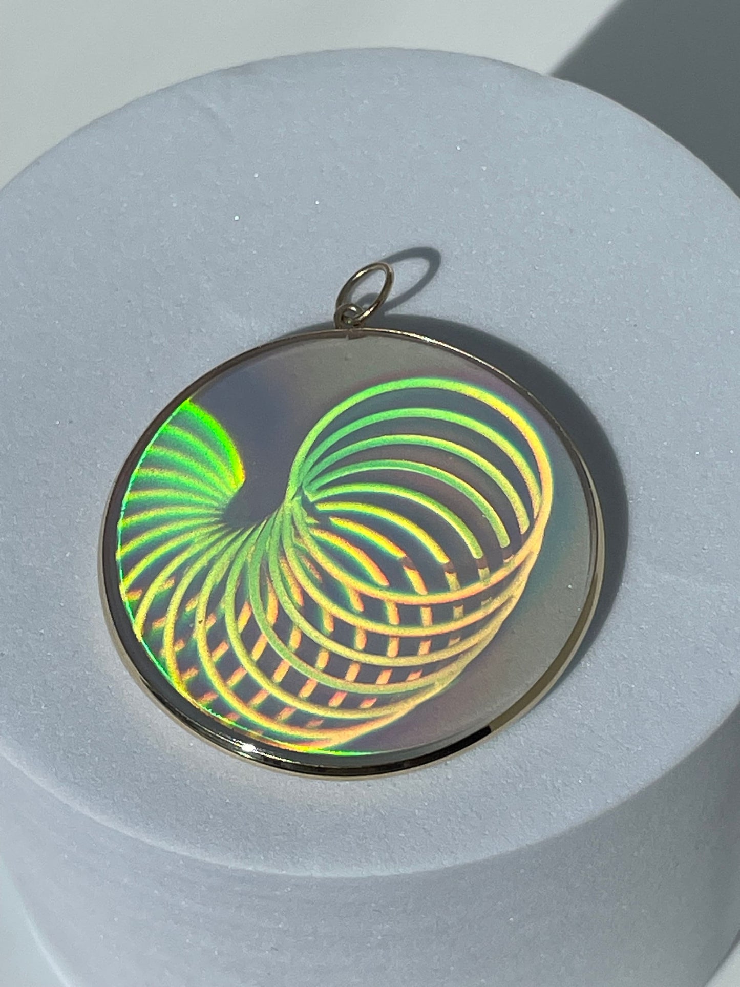 Vintage Slinky Hologram Pendant Solid 9k Gold