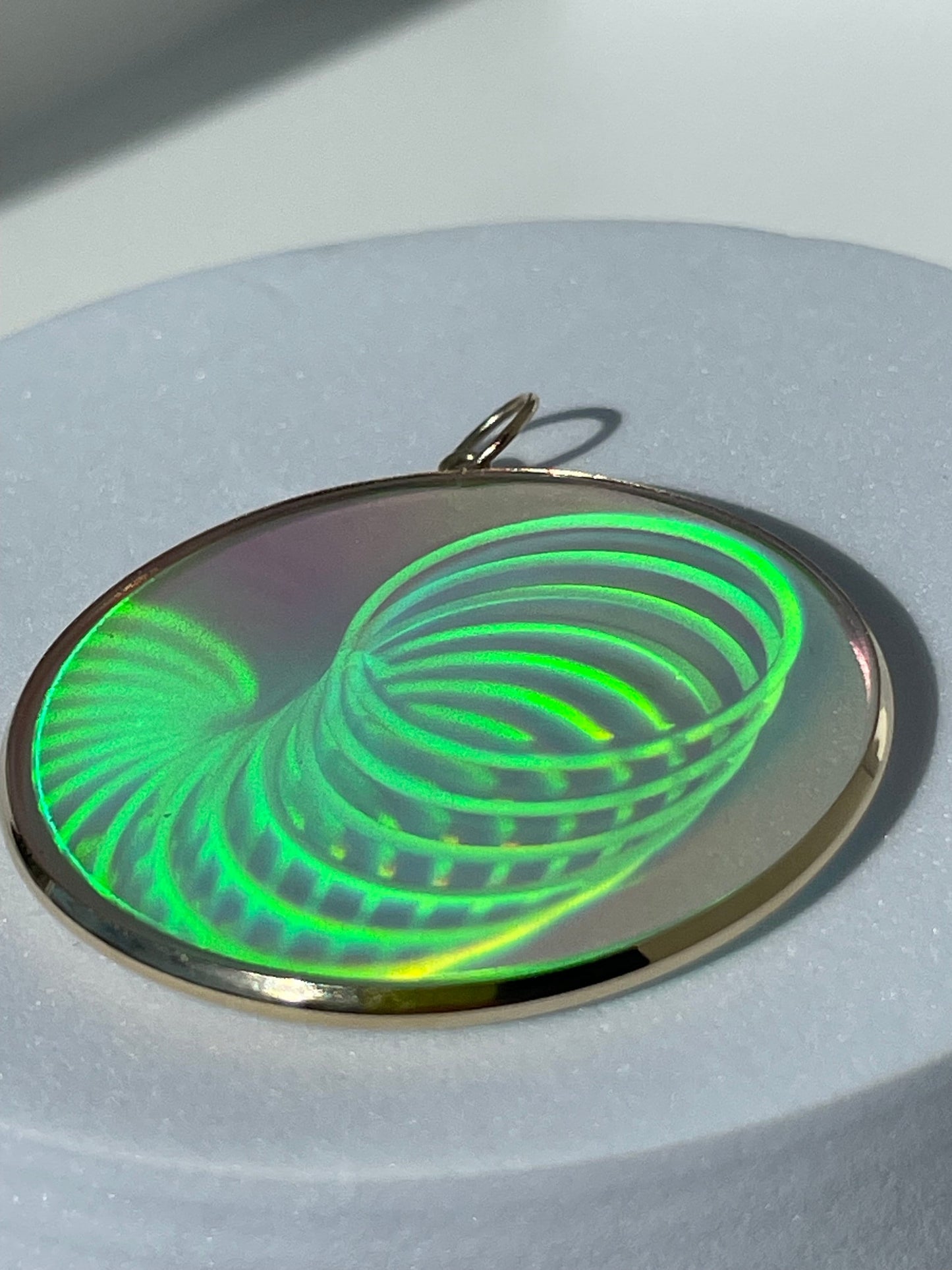 Vintage Slinky Hologram Pendant Solid 9k Gold